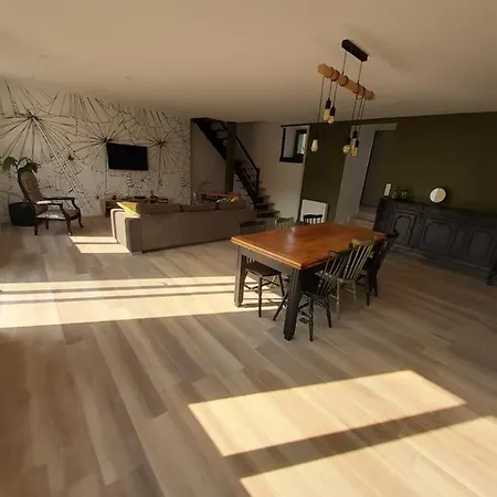 Maison Chaleureuse, Spacieuse Et Familiale * Beauvoir