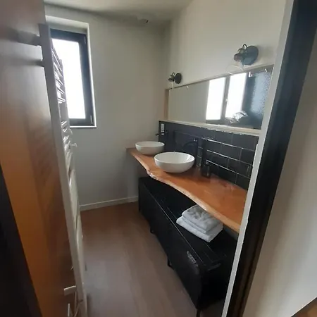 Maison Chaleureuse, Spacieuse Et Familiale * Beauvoir (Manche)