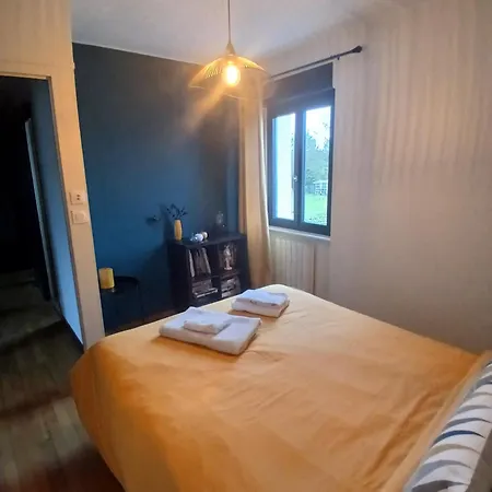 Maison Chaleureuse, Spacieuse Et Familiale Hébergement de vacances Beauvoir (Manche)