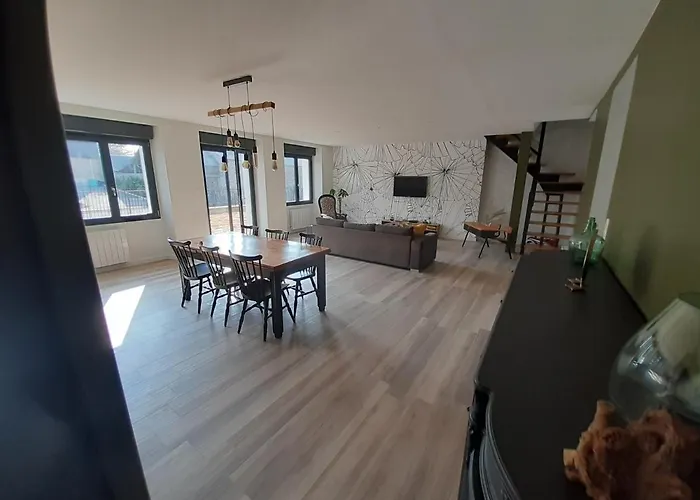 Maison Chaleureuse, Spacieuse Et Familiale