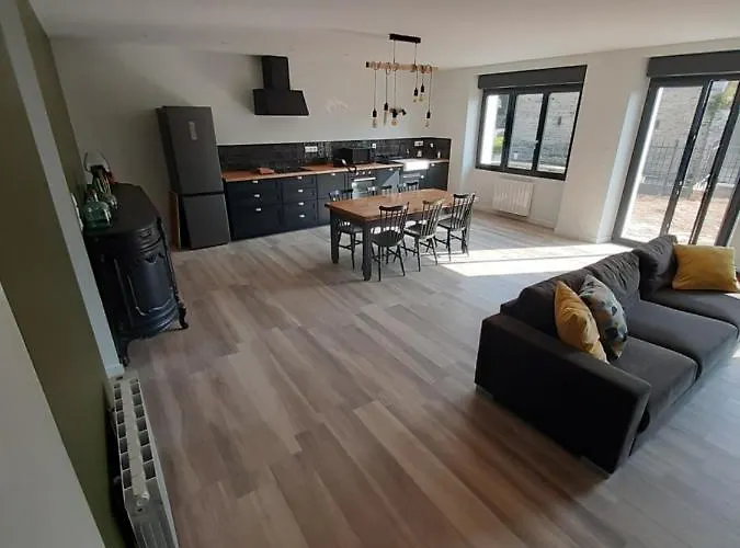 Maison Chaleureuse, Spacieuse Et Familiale * Beauvoir (Manche)