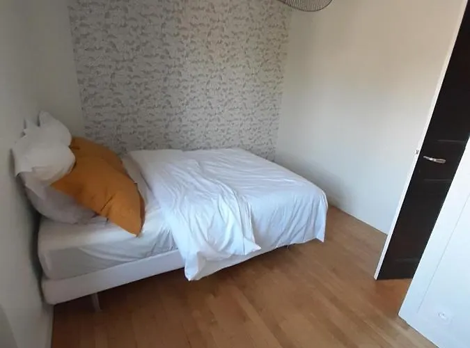 Maison Chaleureuse, Spacieuse Et Familiale Beauvoir (Manche)