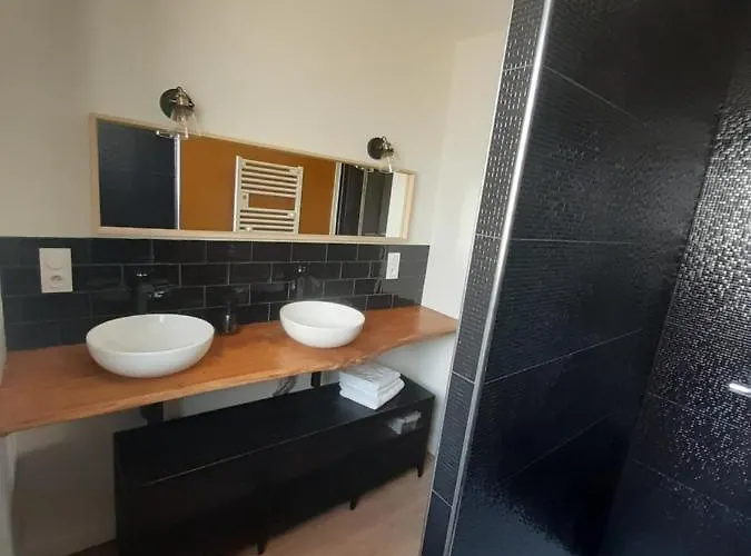 Maison Chaleureuse, Spacieuse Et Familiale *