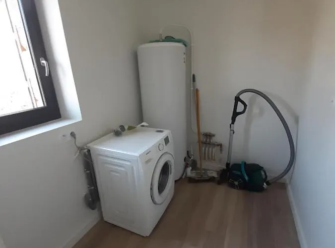 Maison Chaleureuse, Spacieuse Et Familiale * Beauvoir (Manche)