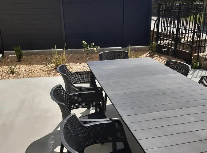 Maison Chaleureuse, Spacieuse Et Familiale * Beauvoir (Manche)